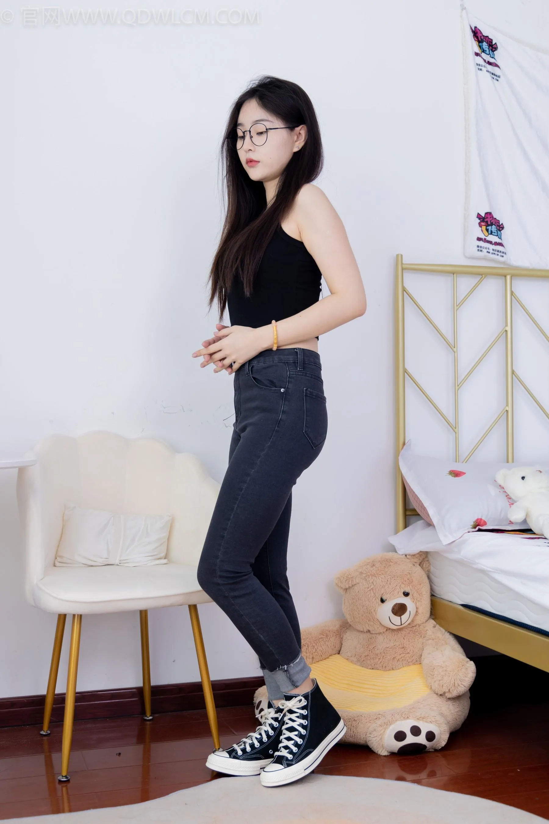 物恋传媒 NO.1497 美兔-春雨绵绵 [151P]插图1